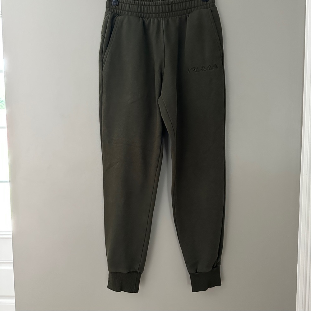 Puma Men's Dark Green Jogger Pants small
